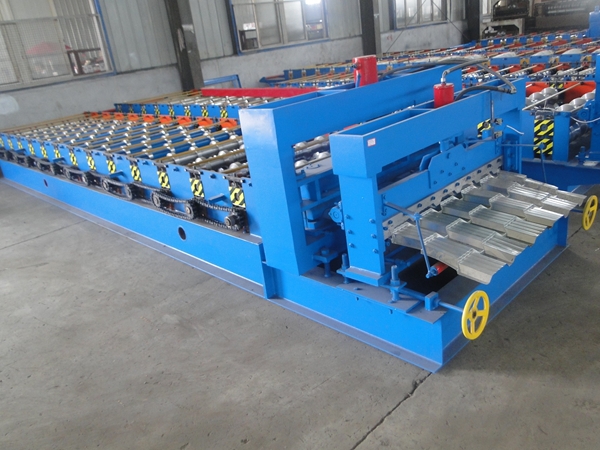 Factory price 840 trapezoid glazed tile roof sheet machine made in china