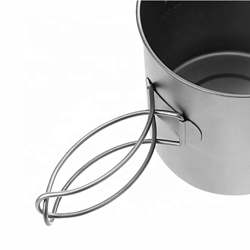 Outdoor-Tasse aus reinem Titan