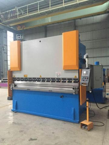 Hydraulic bending cutting-shearing roll forming machine