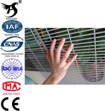2014 High Quality Durable Anti-Climbed Fence Panel