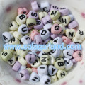 4 * 7MM forme de coeur lettre / alphabet perles acryliques pour bracelet bricolage