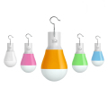 Lampadina ricaricabile con gancio USB