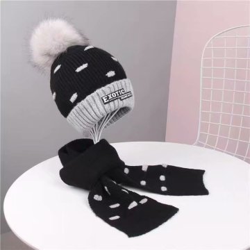 Caldo cappello invernale lavorato a maglia con pile per bambini