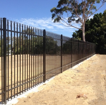 Spear Top Tubular Steel Fence And Slide Gate