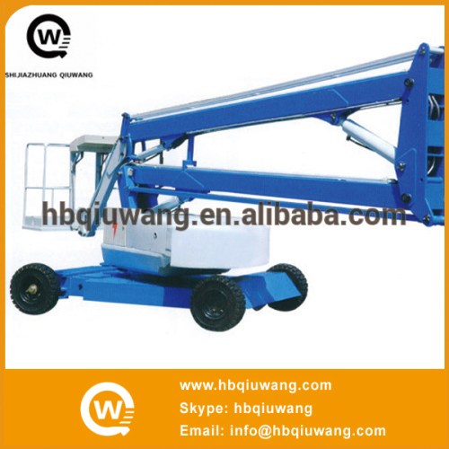 Self-propelled articulating boom lift