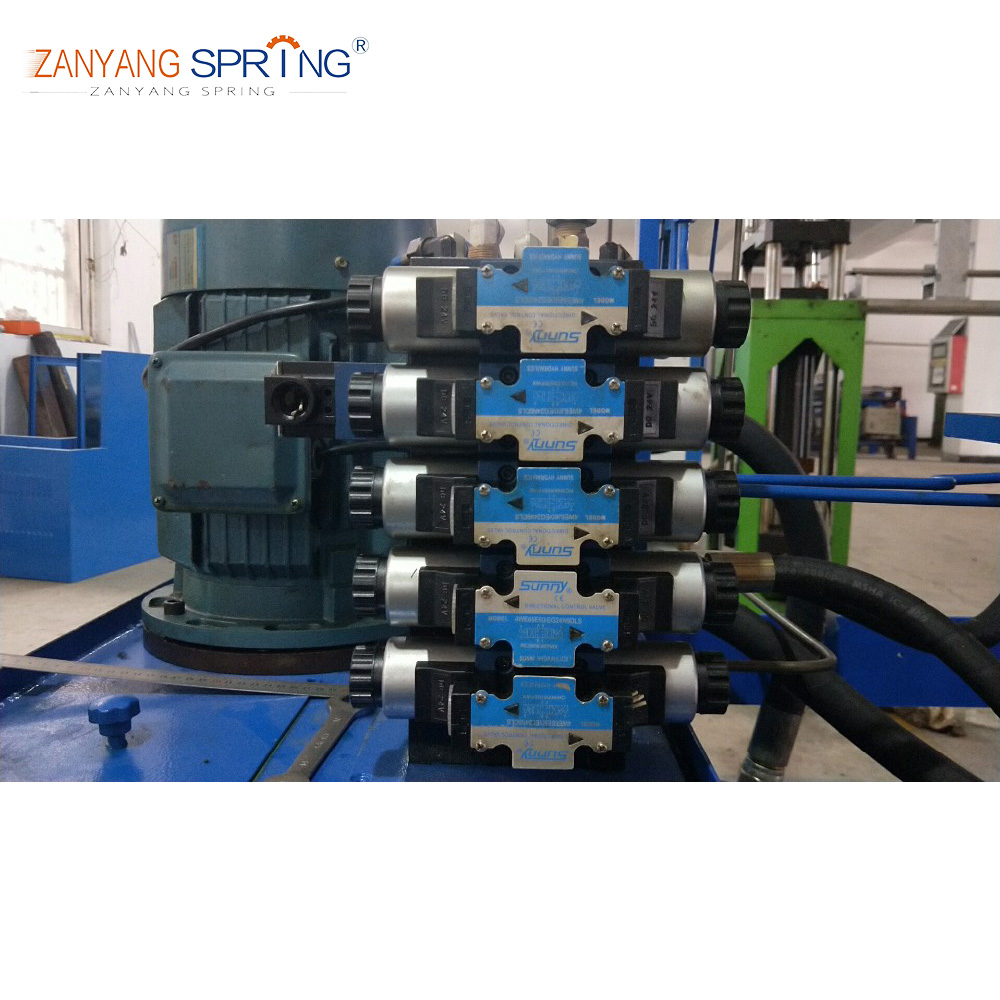 Nylon zipper small injection molding machine