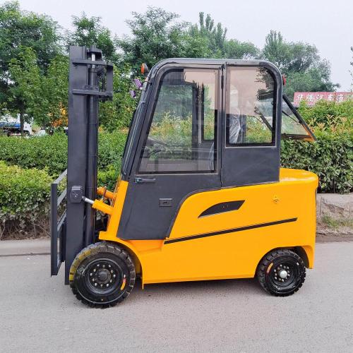 Empat roda forklift listrik dengan kabin miring