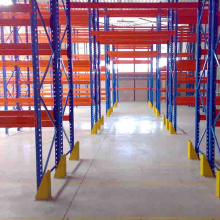 Industrial Heavy Duty Pallet Racks and Selective Warehouse Racking - Black