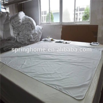 washable waterproof mattress pad with elastic strap