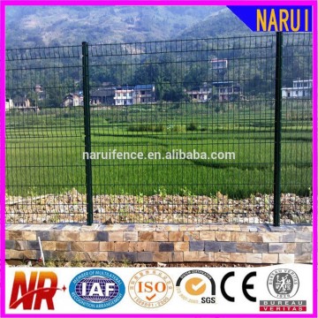 Galvanized And PVC Coated Protecta Mesh Fence