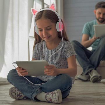 Auriculares recargables con orejas de gato y micrófono