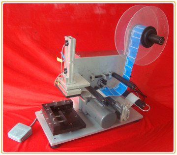 Self-Adhesive Label Labelling Machine