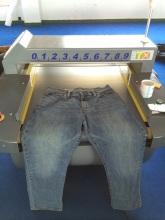 Jeans Needle Detector