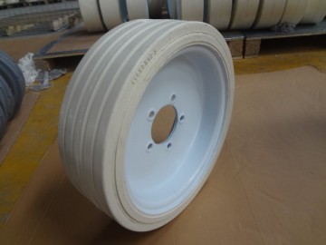 16x5 non-marking solid tire for jlg 2030es