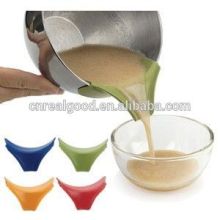 44021 Silicone Slip On Pour Spout