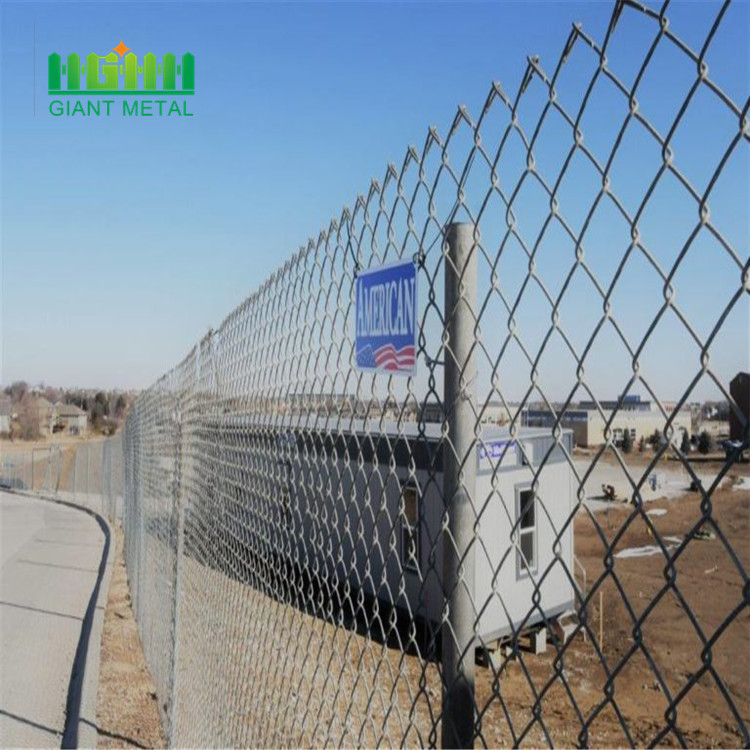 Diamond hole size chain link fence