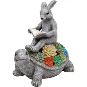 कछुए गार्डन आउटडोर प्रतिमा पर खरगोश