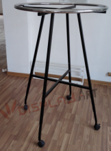 Round clothes rack for store
