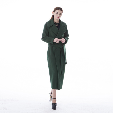 Cappotto in cashmere verde alla moda