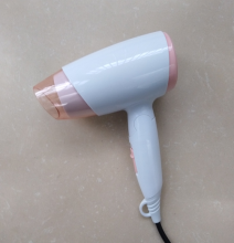Medium Watts Convinient Portable Hairdryer For All Ages