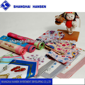 Gift box & woven bandana handkerchief