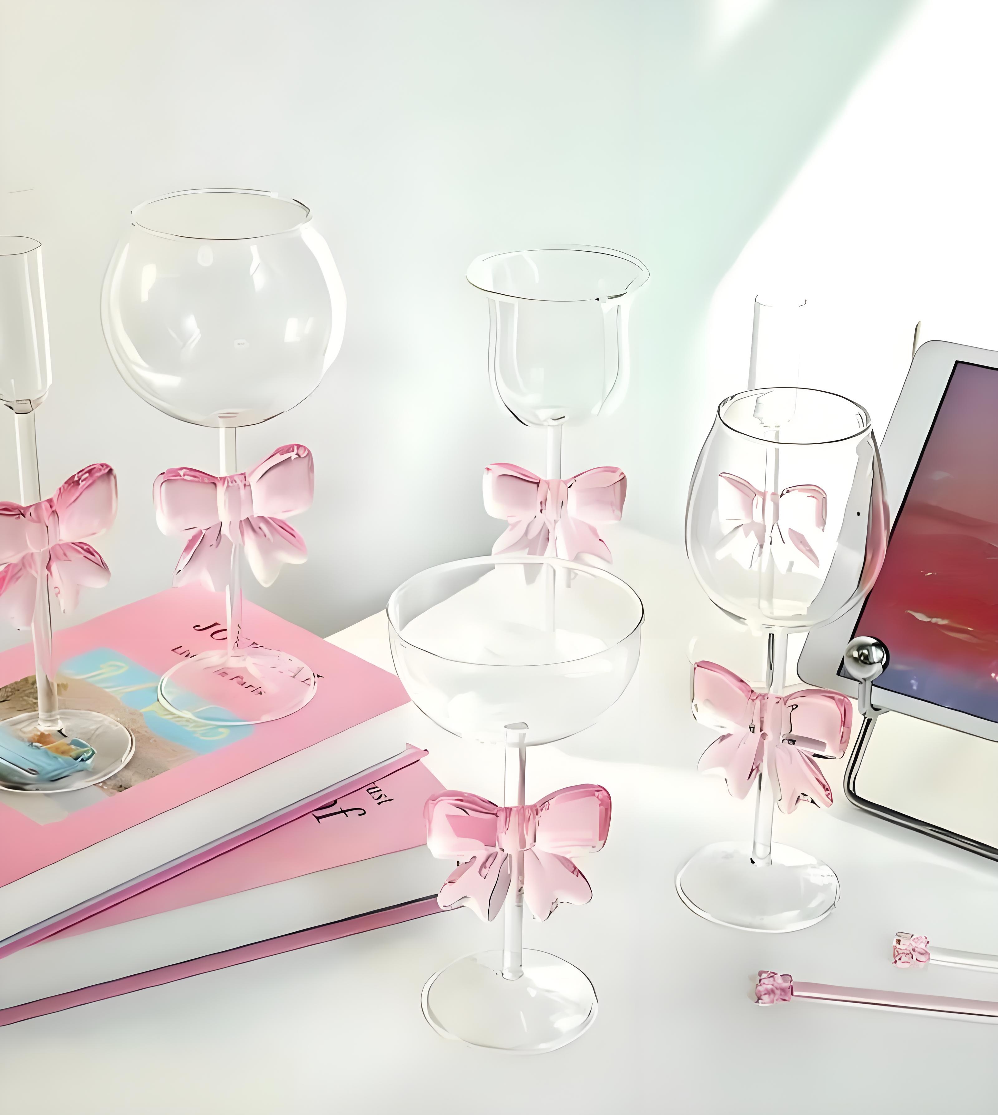 Vibrantes copas de vino sin tallo para eventos Vibrant Stemless Wine Glasses for Events