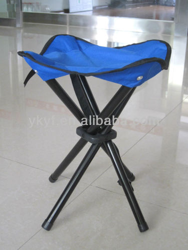 Folding fishing stool with 4 steel legs