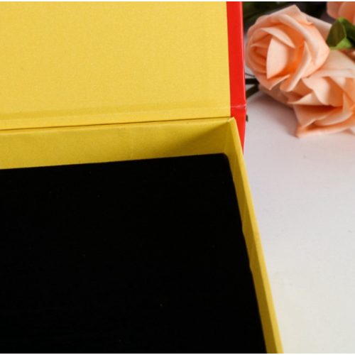 Kotak parfum wewangian yang dirancang khusus dengan tutup magnet