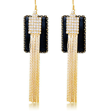 Attractive long drop earring diamond on