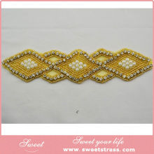 Beautiful chaton strass brooch