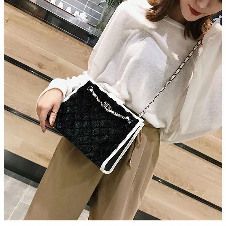 2021 New Rhombic Chain One-Shoulder Plush Messenger Bag for Women