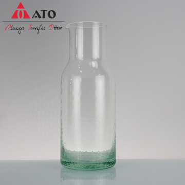 Green hammer effect drinking glass set wine glass