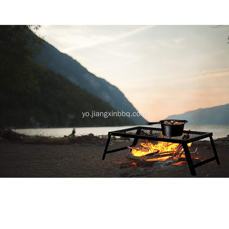 Yiyan Campfire To ṣee gbe Pẹlu Awọn Ẹsẹ Kika