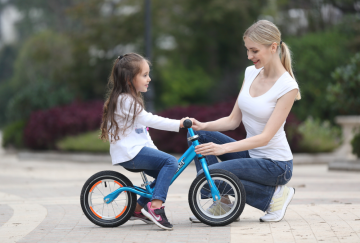 Children's balance bike without pedals scooter