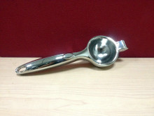 lemon squeezer/juicer