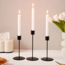Candelador negro para la decoración votiva de las velas