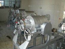 Rice puffing machine