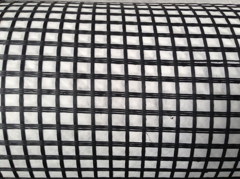 Überzogener Fiberglas-Geogrid-Verbundstoff mit Geotextil durch Kleber