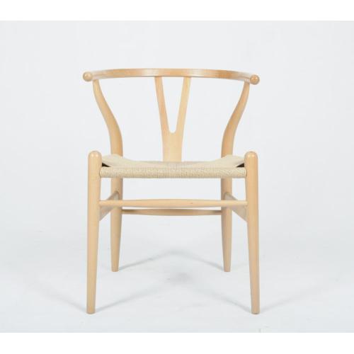 Hans Wegner CH24 Wishbone i cadira de menjador de fusta