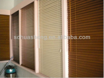 mini wooden blinds