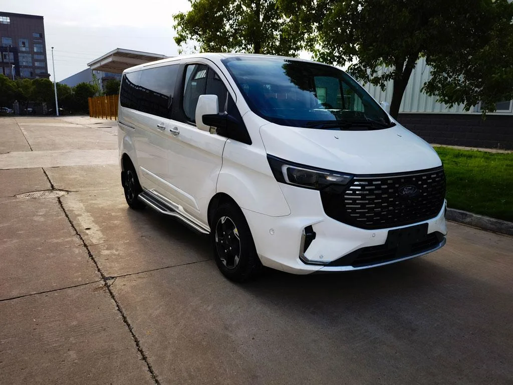 Ford Tourneo MID Size MPV Gas Car with 2.0t Maximum 203 Horsepower L4 Petrol Car with Max Speed 156 Km/H 7 Seats 6 Gearbox