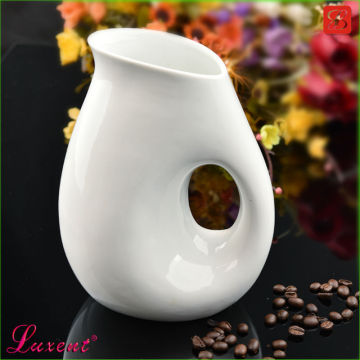 Ceramic house kitchen white sauce jar cookie pot creamer