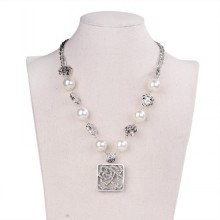 2015 Noble Silver Rose Shape Pendant Necklaces With String Of Pearl
