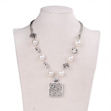 2015 Noble Silver Rose Shape Pendant Necklaces With String Of Pearl