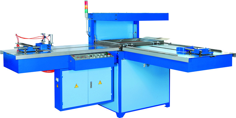 Automatic skin packing machine