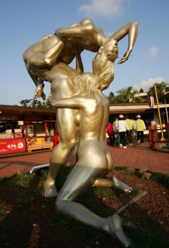 outdoor garden decoration metal craft bronze erotic sculpture