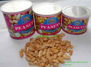 Delicious different flavors salted peanut in tins