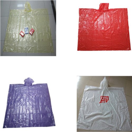 Poncho de pluie bon marché en plastique jetable pour adulte