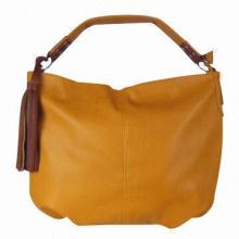 Lady fashion handbag with tassel decoration