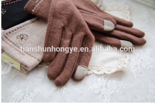 Fashion touchscreen knitted winter gloves